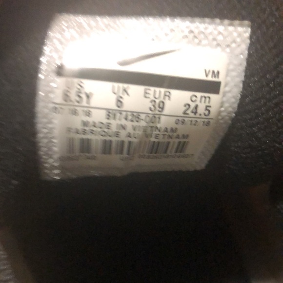 They are not new 🤦🏾♂️ - Picture 2 of 4